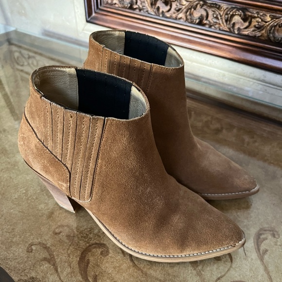 Ivylee Copenhagen Chelsea Suede Pull On Ankle Boots Size 38 - Picture 2 of 7